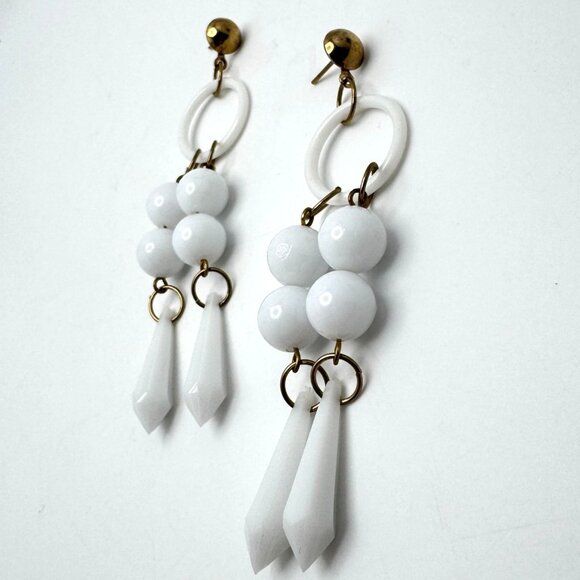 White Dangle Earrings Vtg Plastic Bead Drops Gold-Tone Accents Lightweight Long - Picture 1 of 8